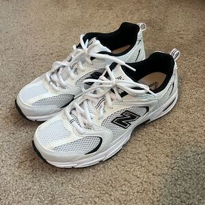 New Balance Black and White 530